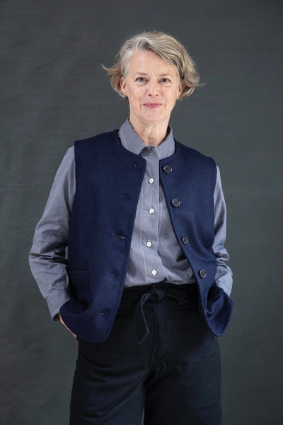 Vest_Navy_Yorkshire_Wool_2_gra